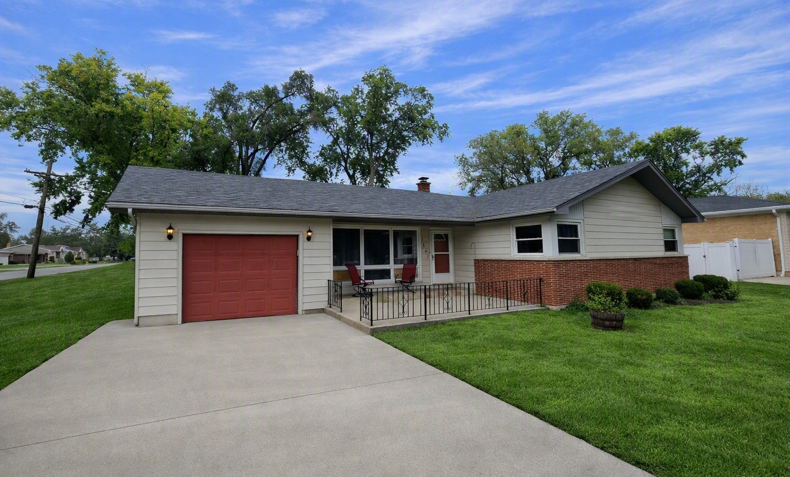 4942 138th Place — photo