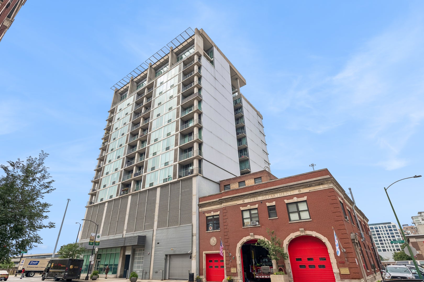 700 W Van Buren Street 604 — photo