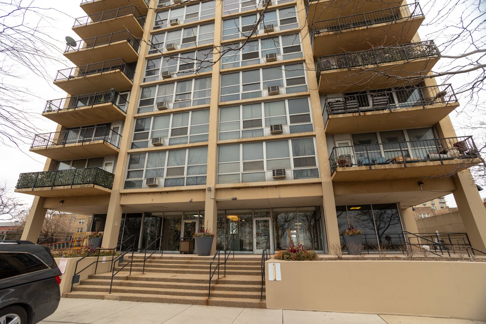 6730 S South Shore Drive 501 — photo