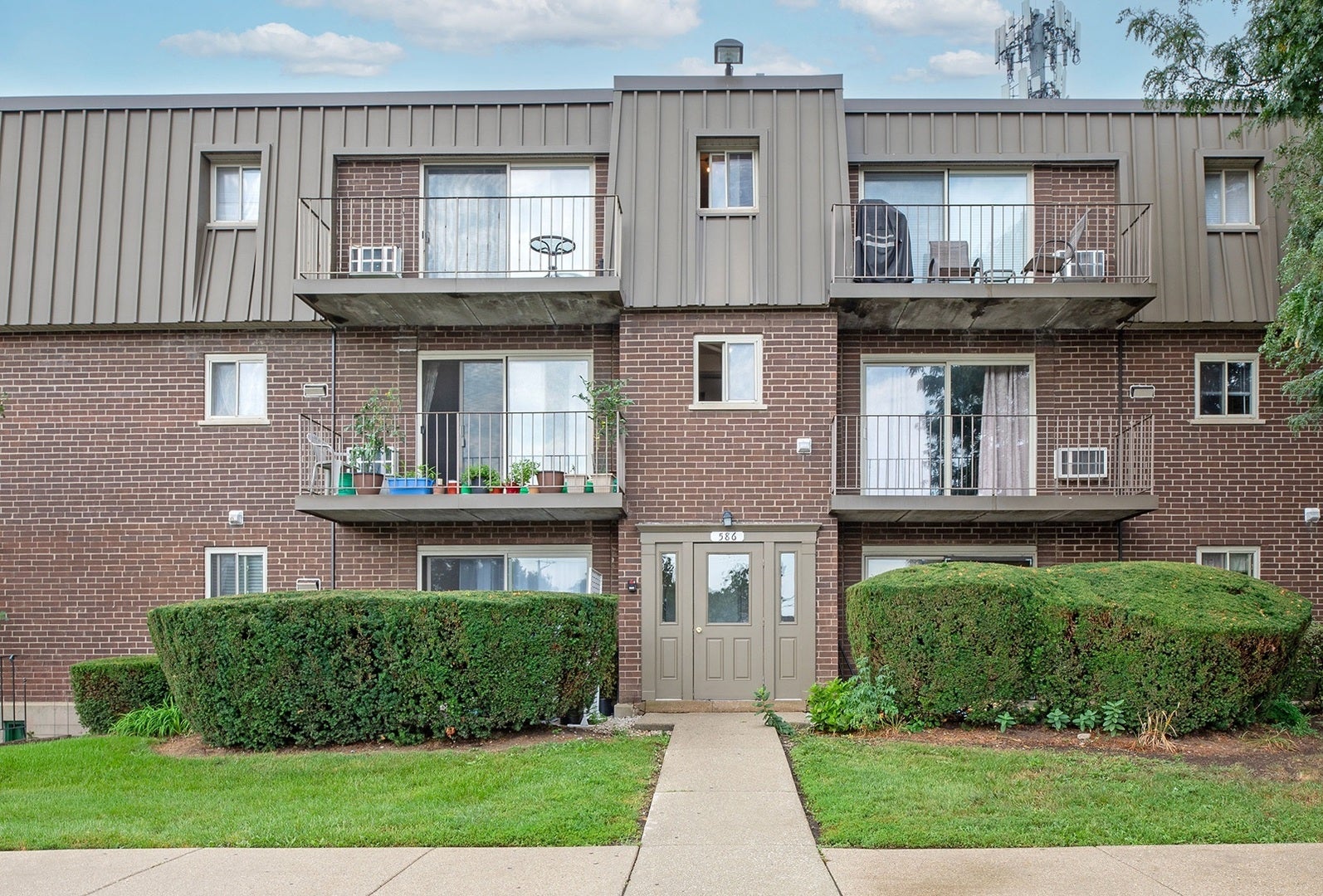 586 Fairway View Drive 1B — photo