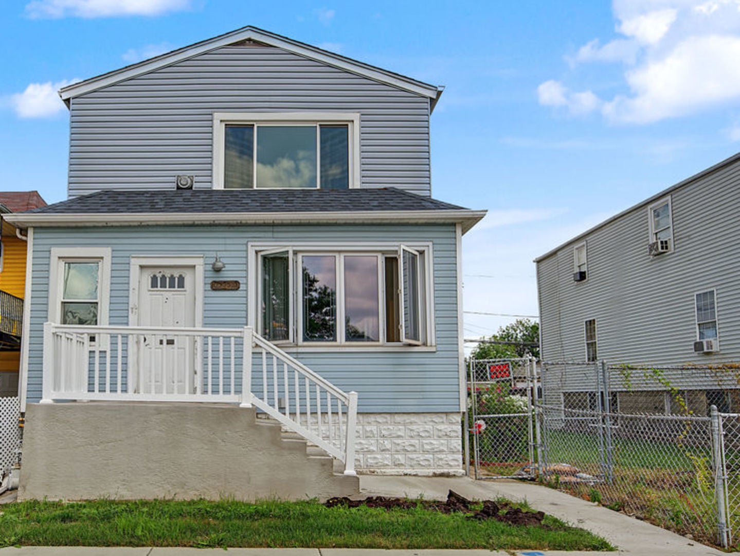 10335 S Hoxie Avenue — photo
