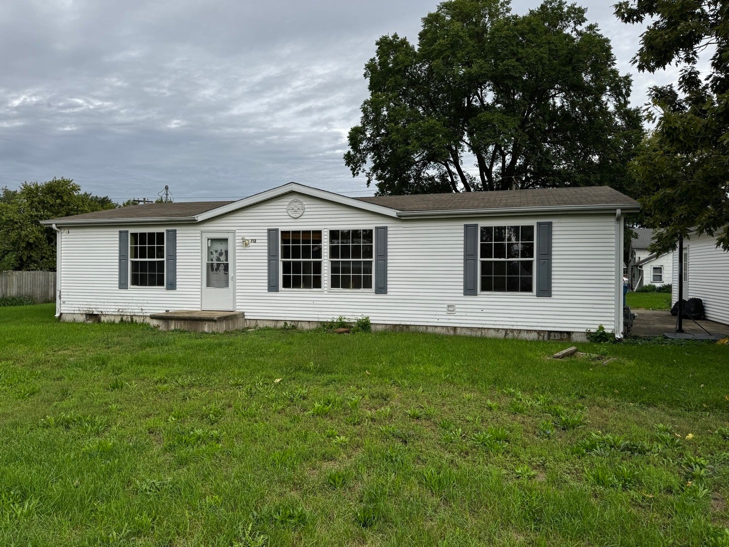 712 E Main Street, Cornell, IL 61319