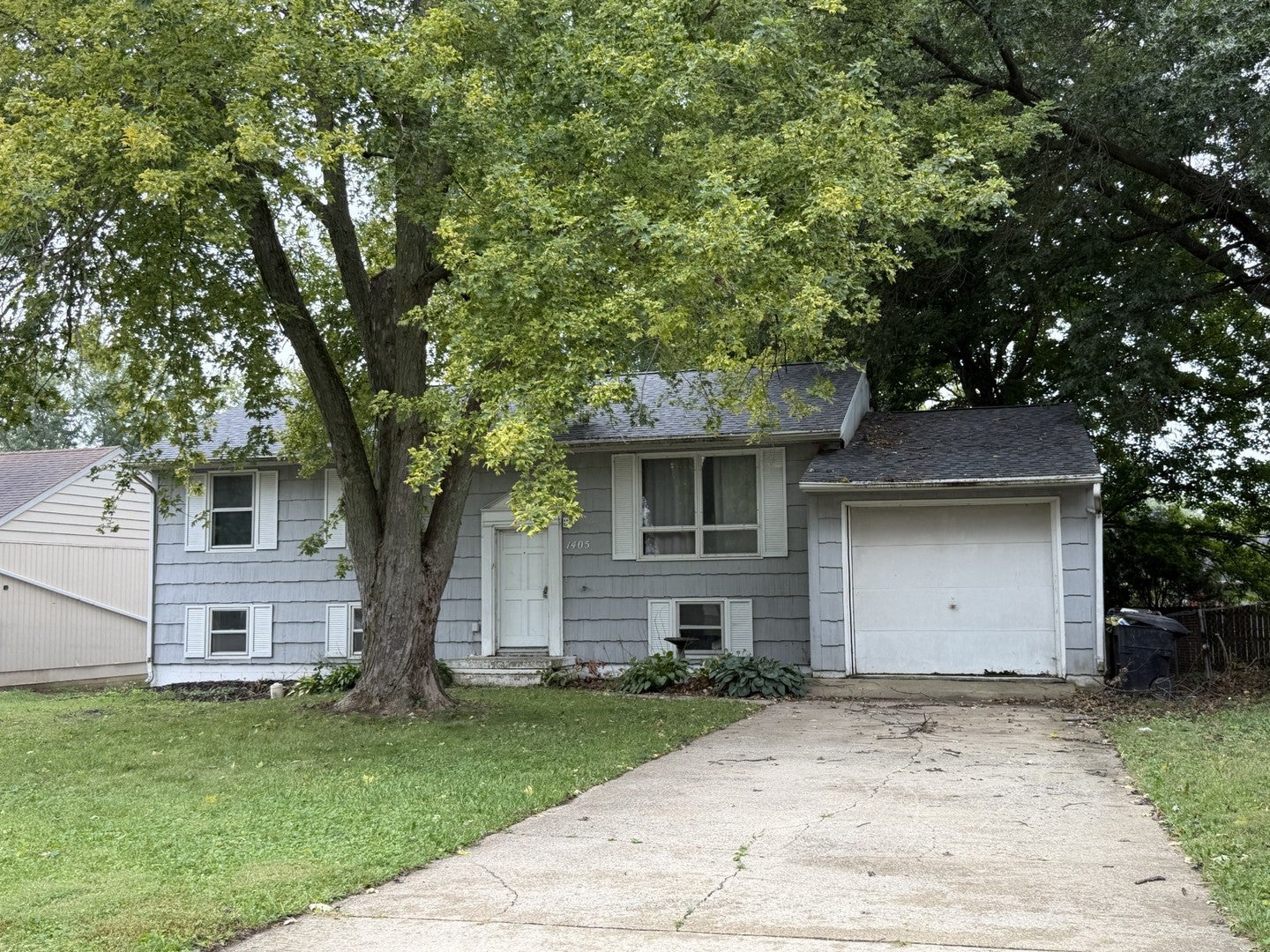 1405 Essex Court — photo