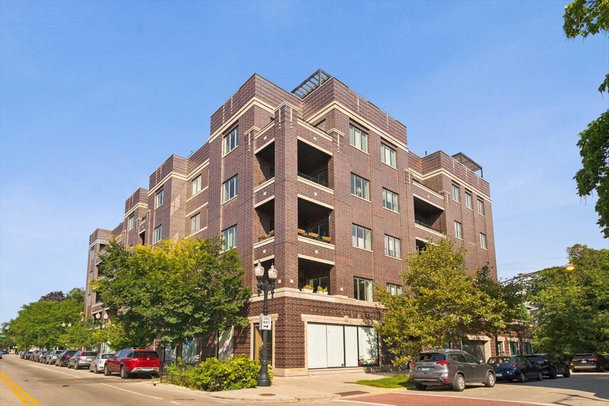 4802 N Bell Avenue 301 — photo