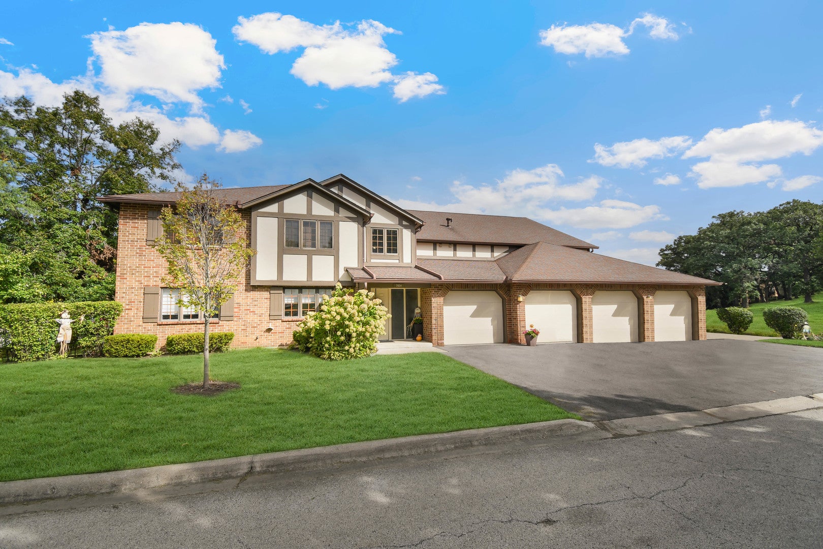 7834 W Foresthill Court 2Cr — photo