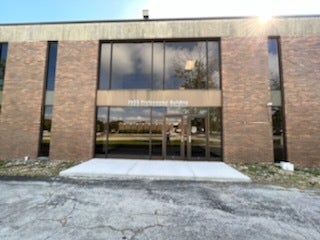 2555 W Lincoln Highway 104 — photo