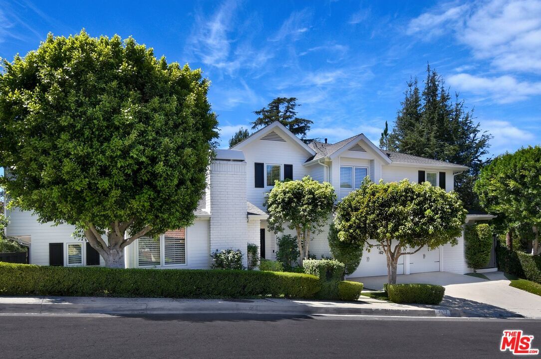 3177 Hutton Drive — photo