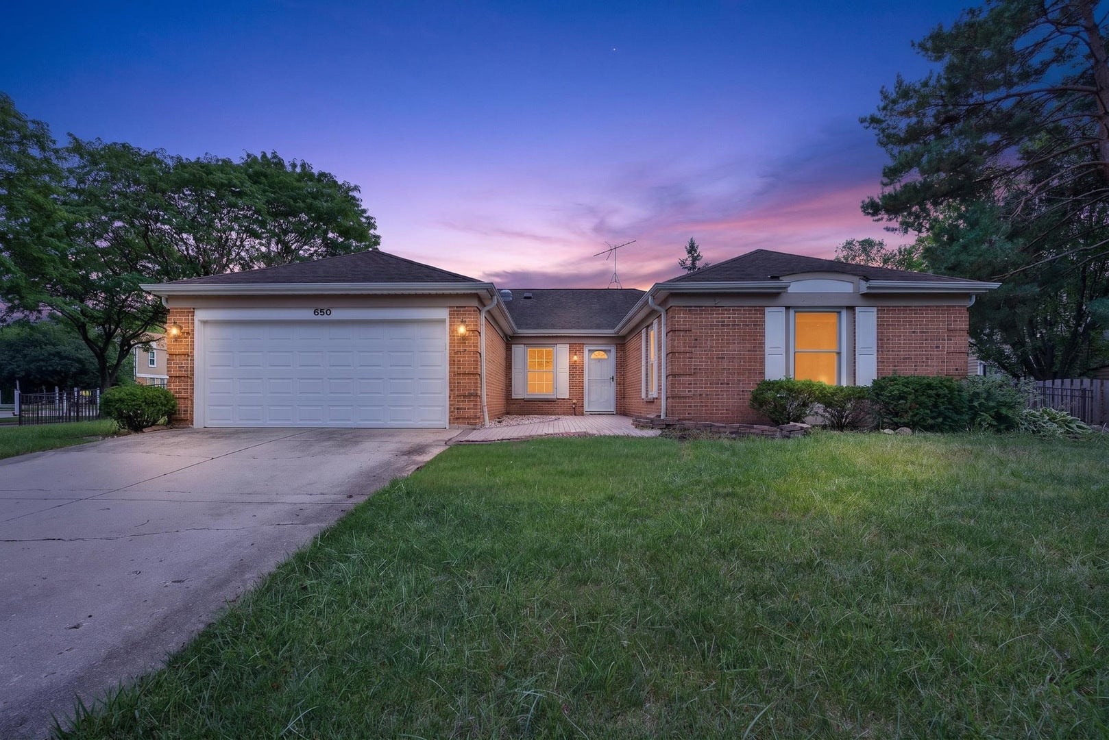 650 Wainsford Drive — photo