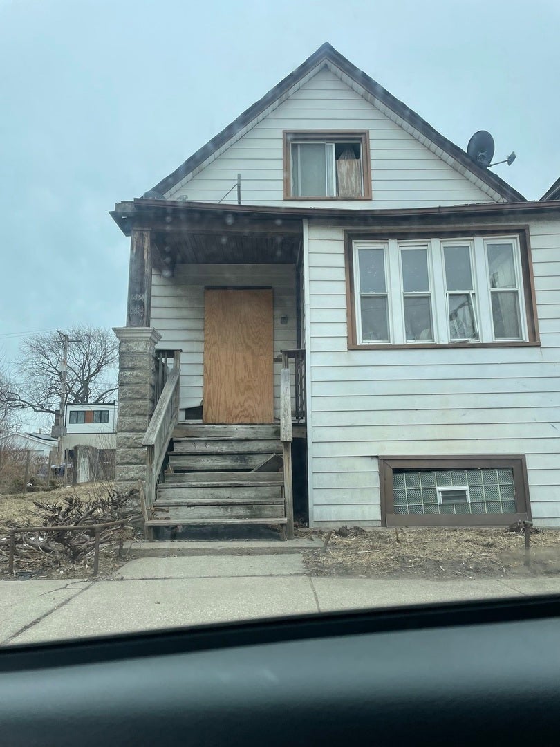 6451 S Eberhart Avenue — photo