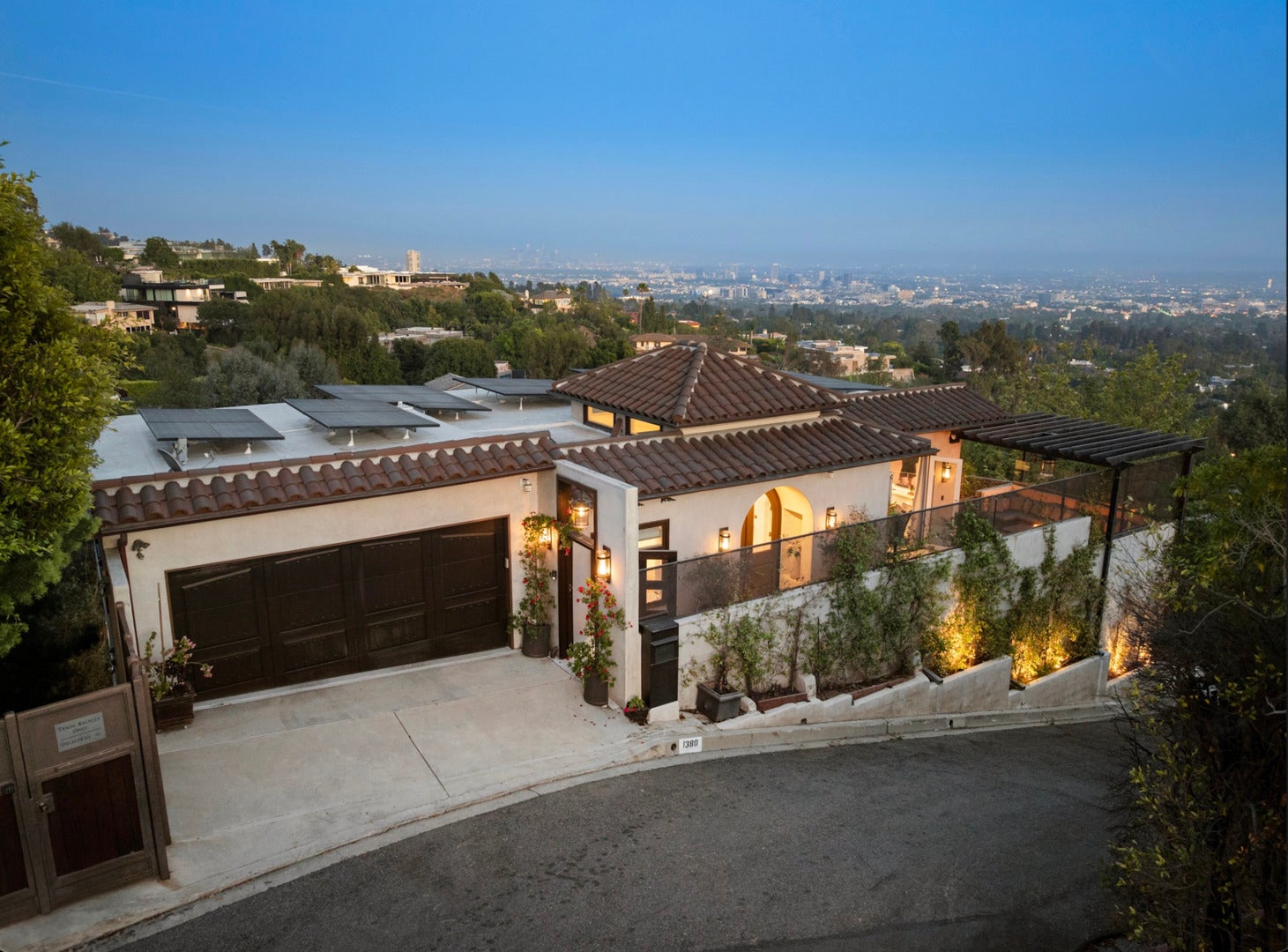 1380 Summitridge Place — photo