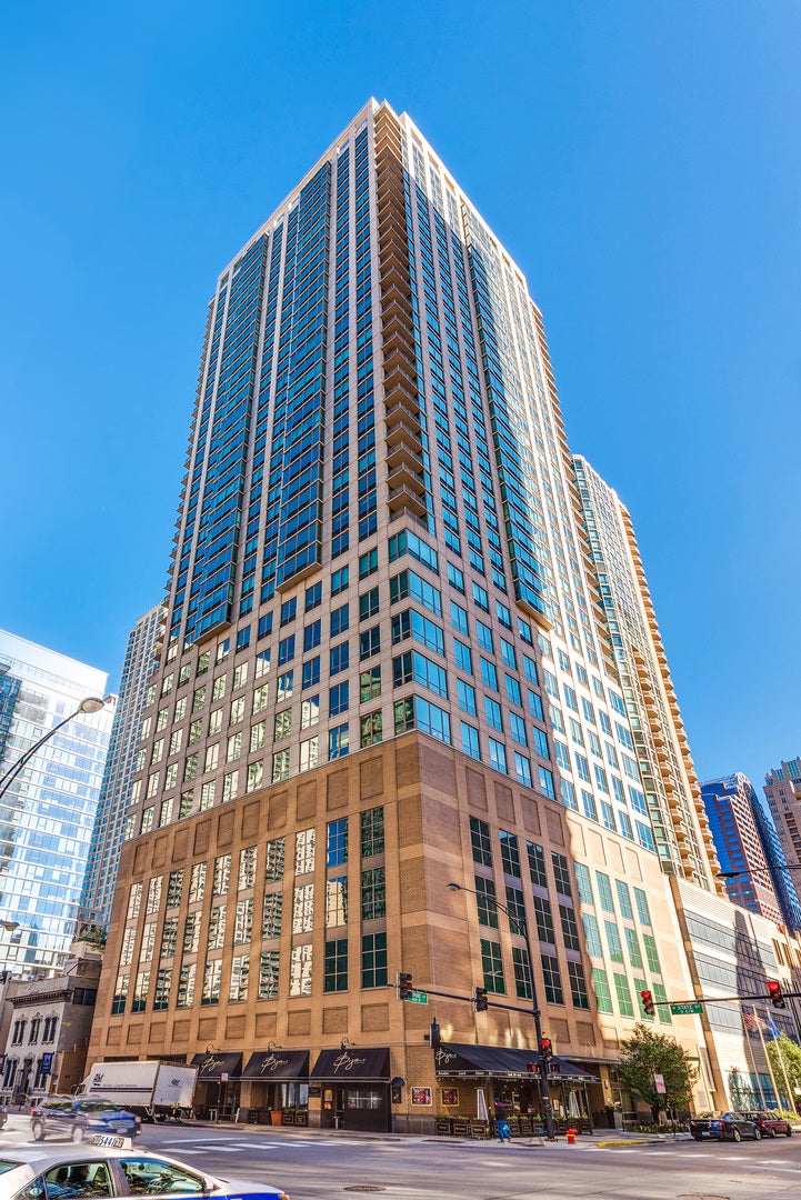 2 E Erie Street 3601 — photo