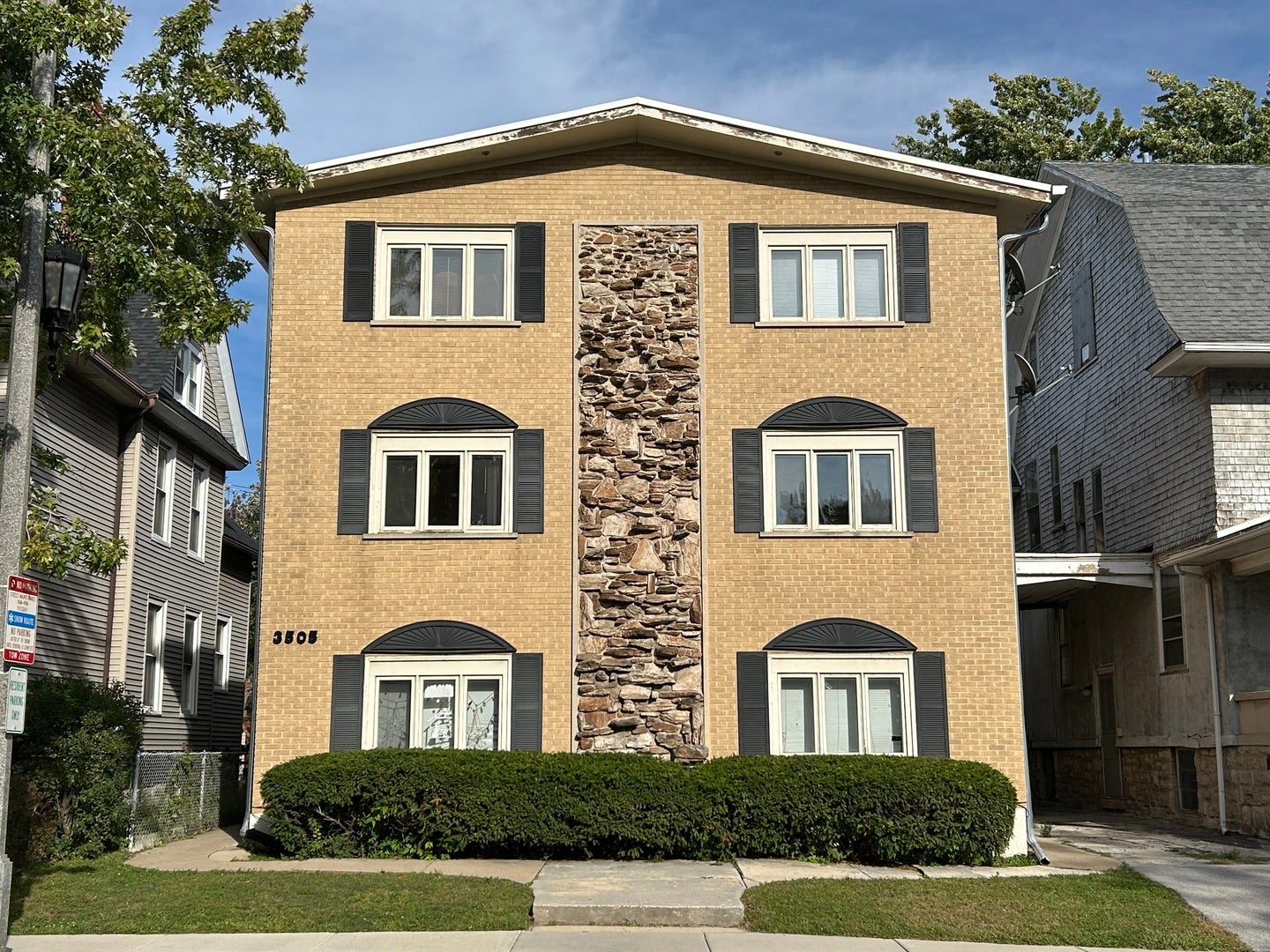 3505 S Oak Park Avenue B1 — photo