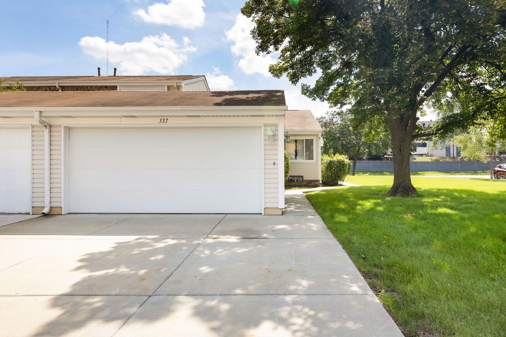 337 E Roland Drive — photo