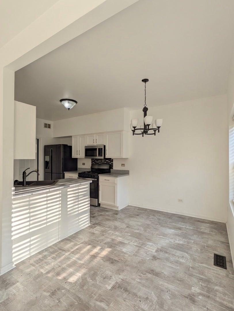 2551 Oak Tree Lane 2551 — photo