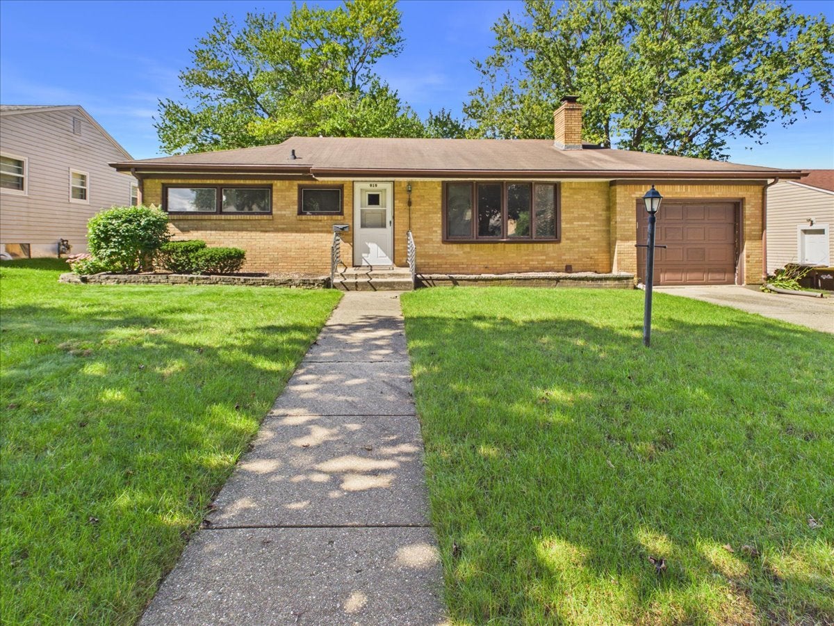 919 Woodland Drive — photo