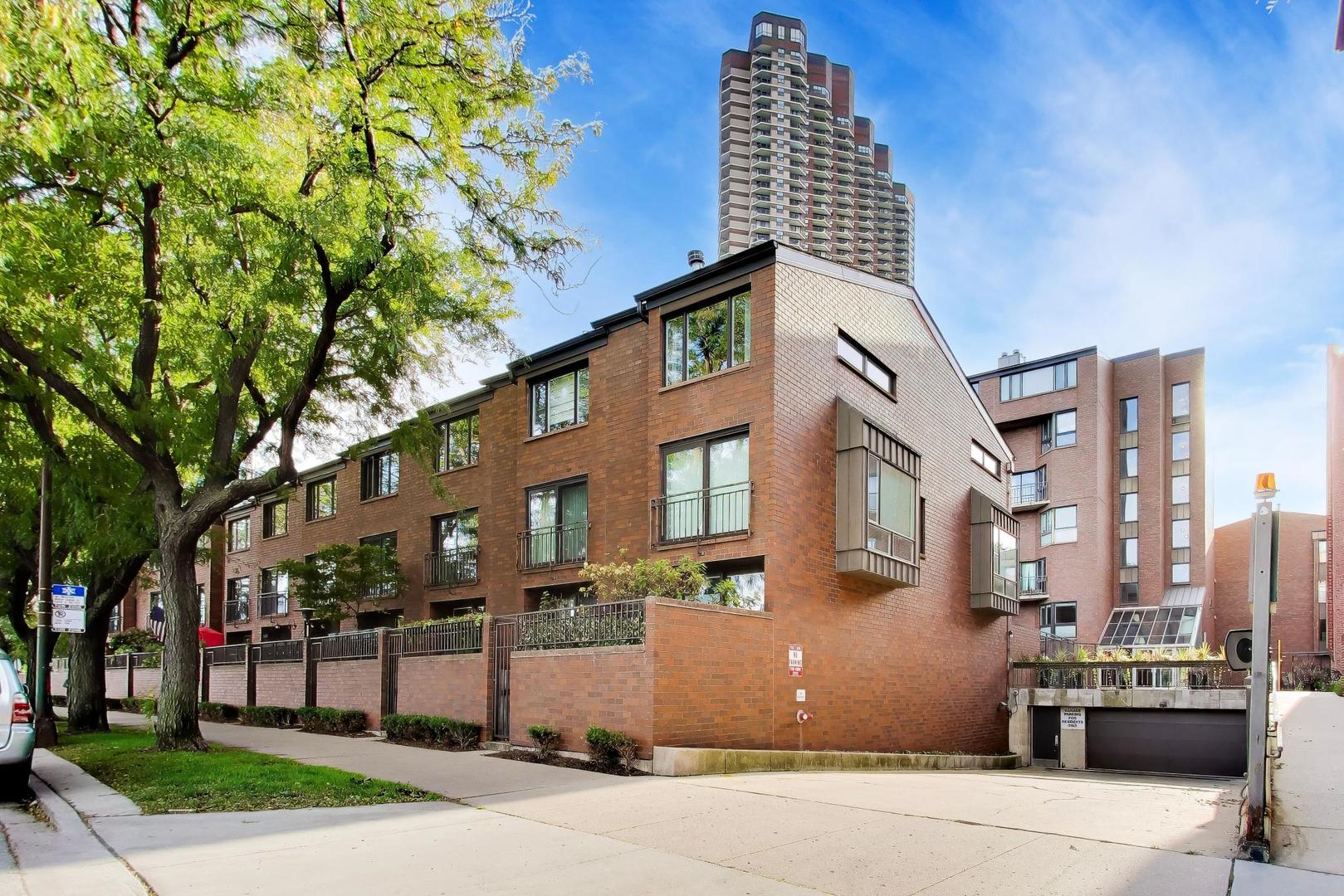3700 N Lake Shore Drive 104 — photo