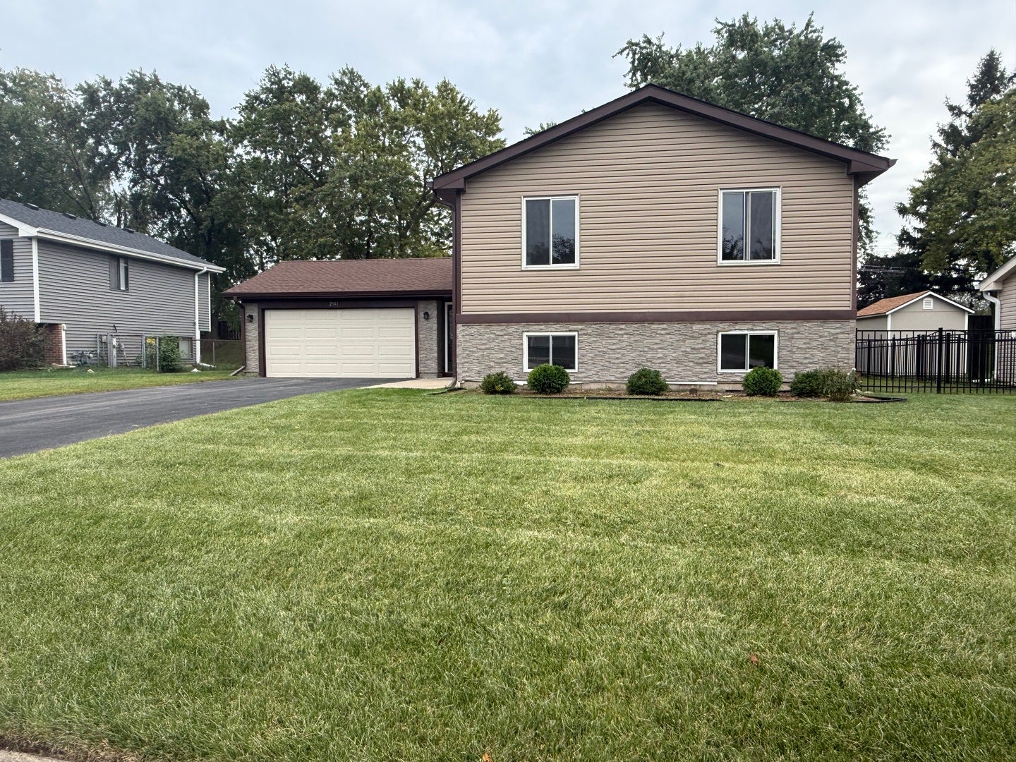 2341 Leeward Lane — photo