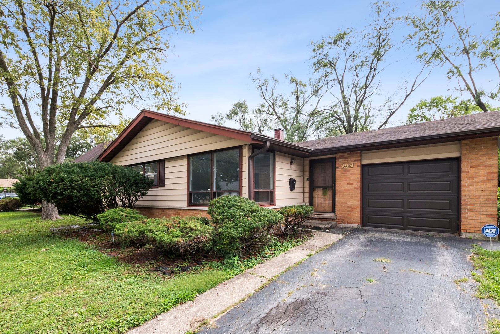3407 Hickory Lane — photo