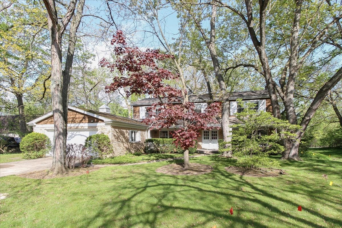 87 Lincolnshire Drive — photo