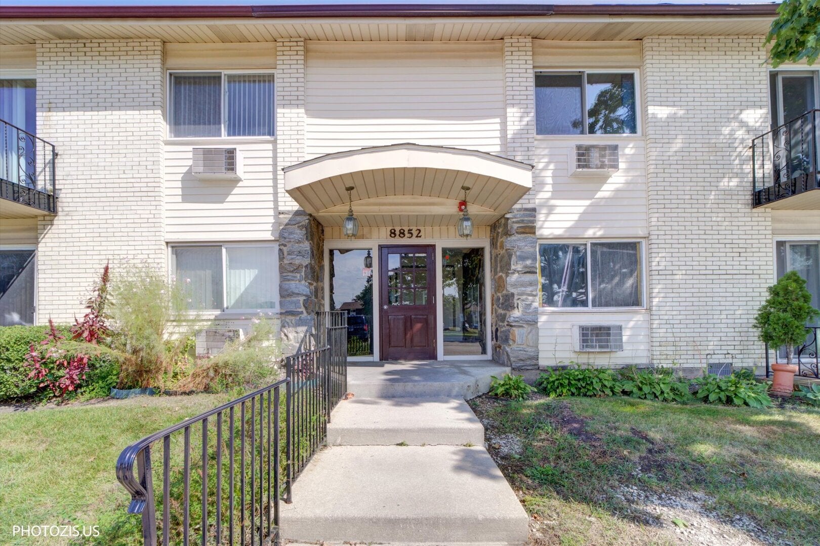 8852 N Leslie Lane 2C — photo