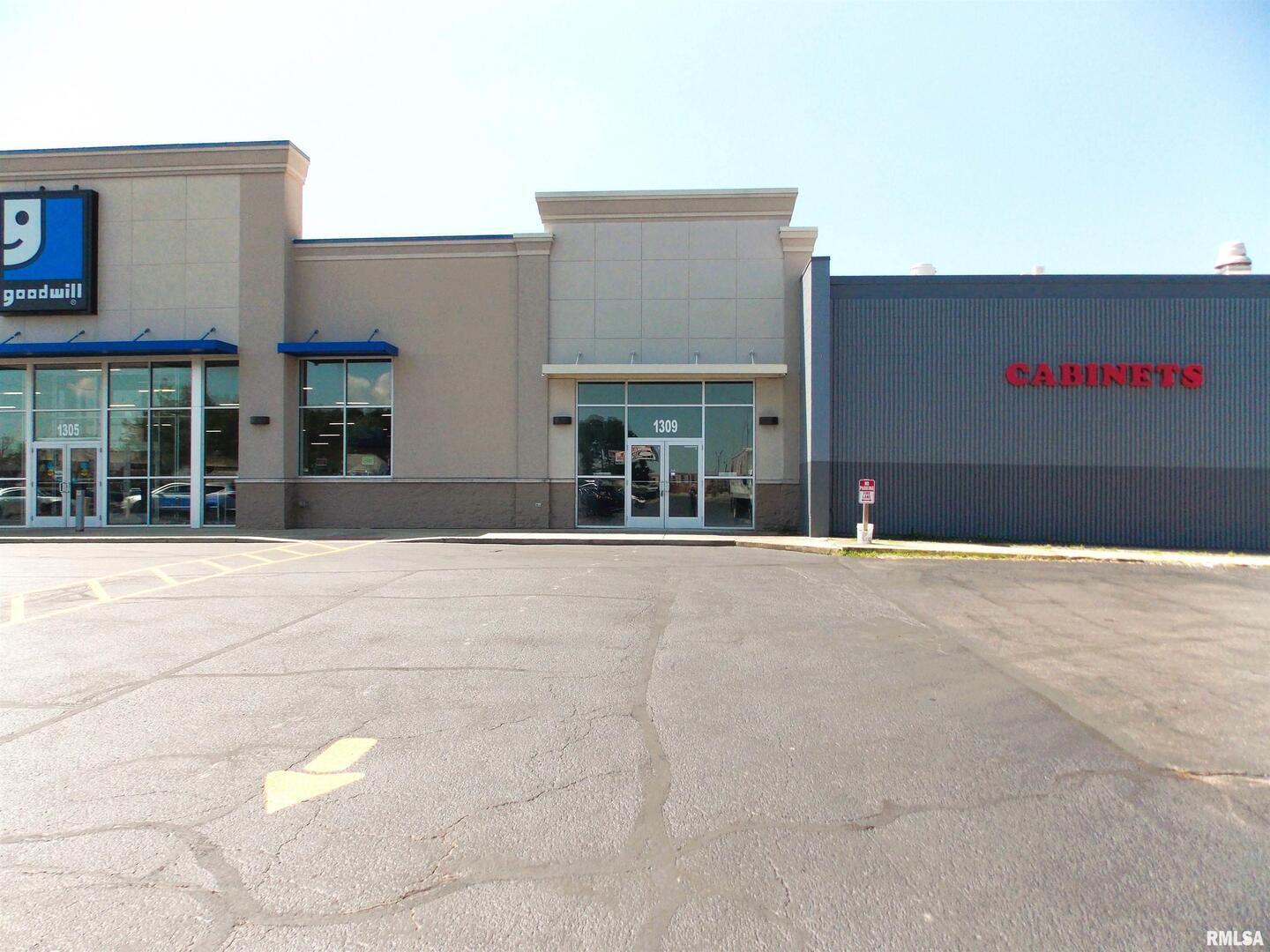 1309 W Broadway Street — photo