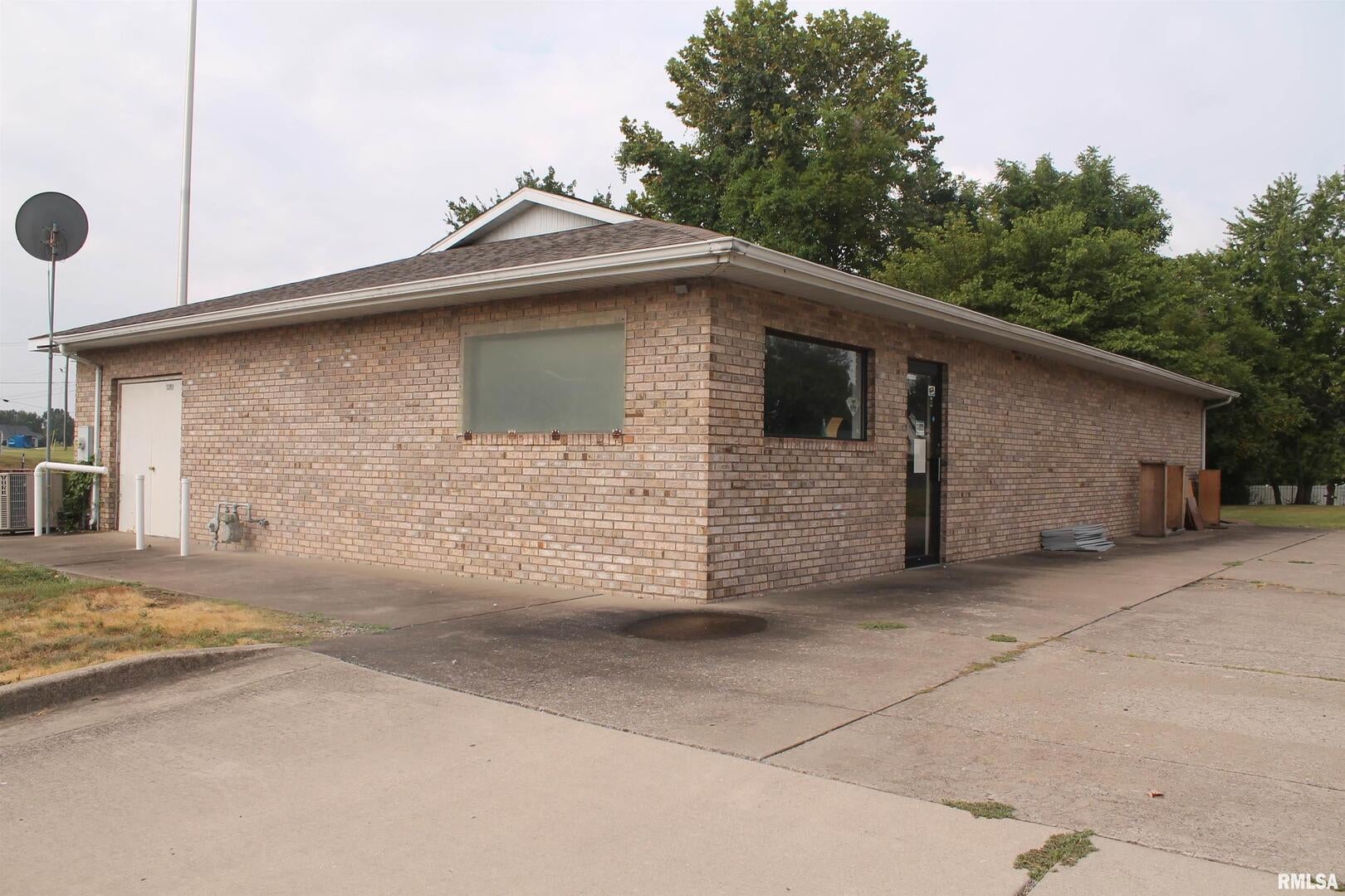1305 S Division Street — photo