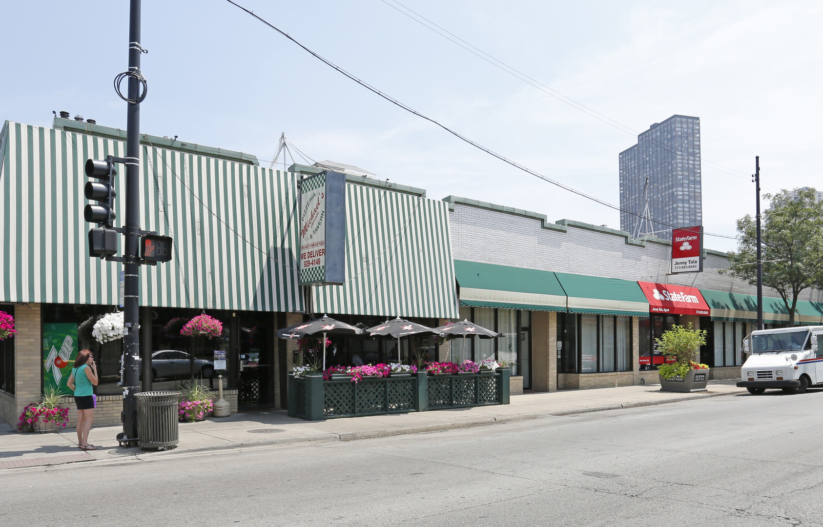 4075 N Broadway Street 4079-81 — photo