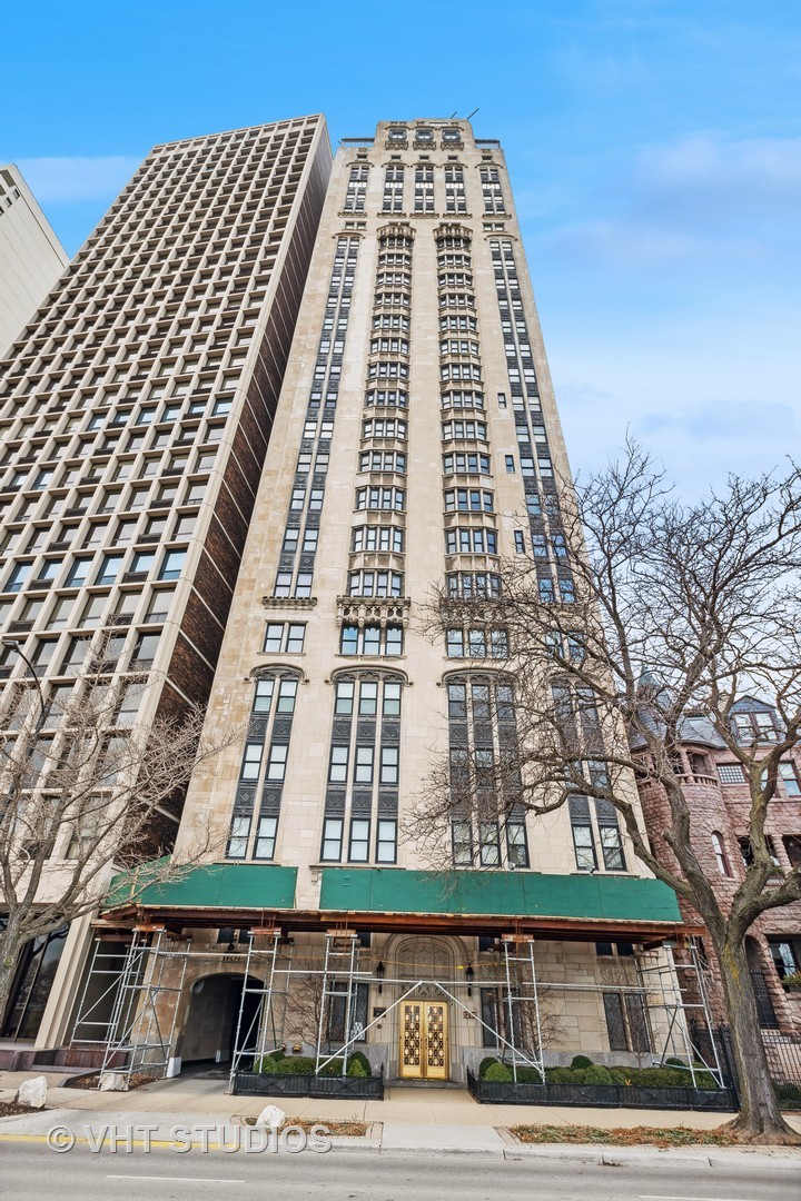 1242 N Lake Shore Drive 25 — photo