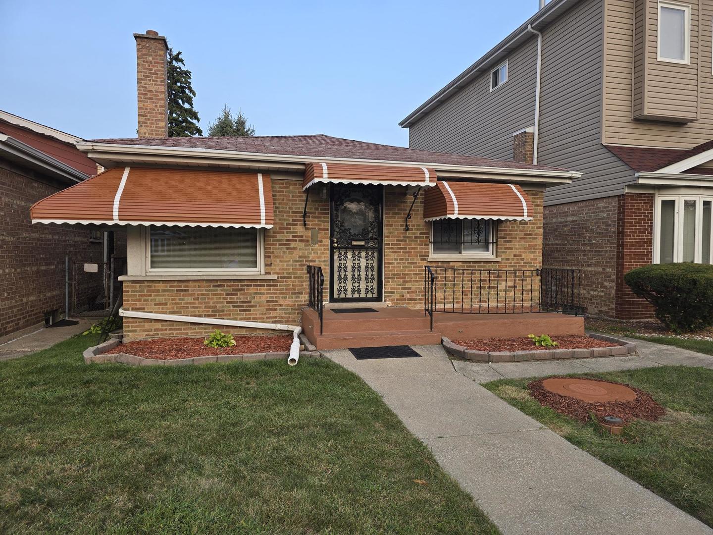 8441 S King Drive — photo
