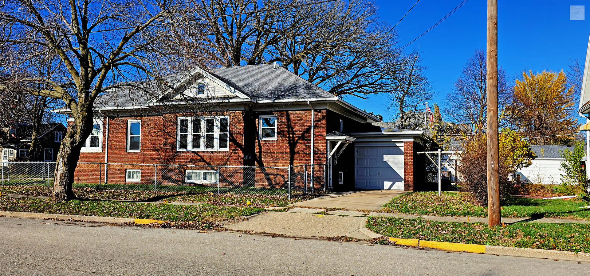 511 S Bloomington Street — photo