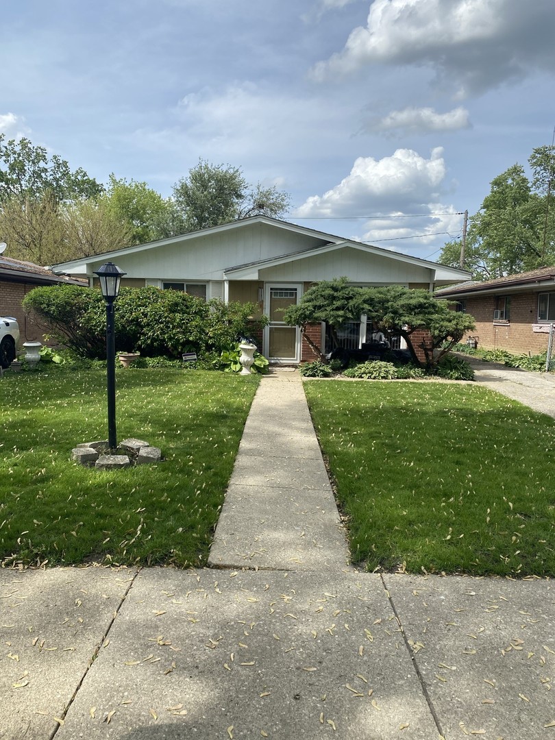 1521 E 13th Place — photo