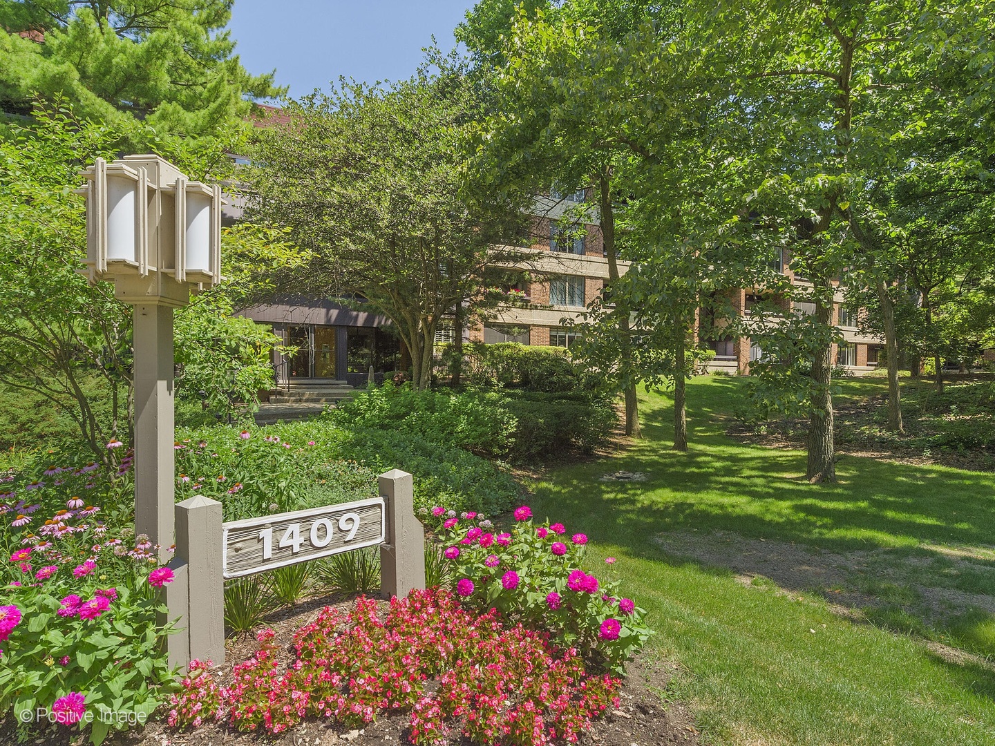1409 Burr Oak Road 112a — photo