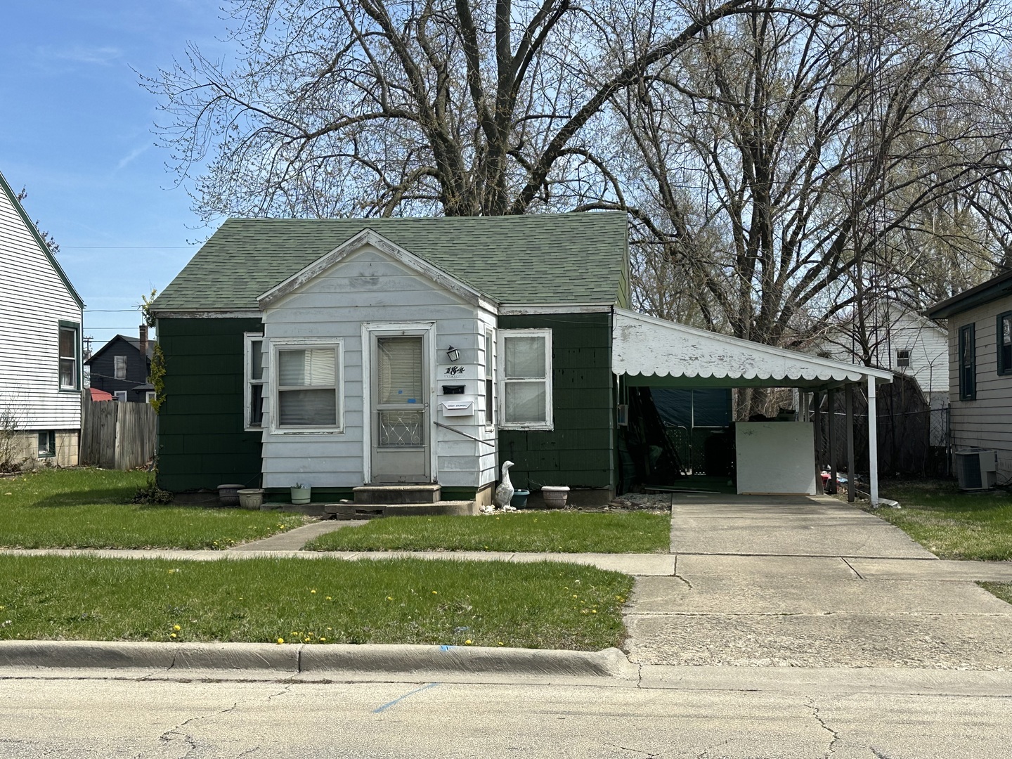 184 S Forest Avenue — photo