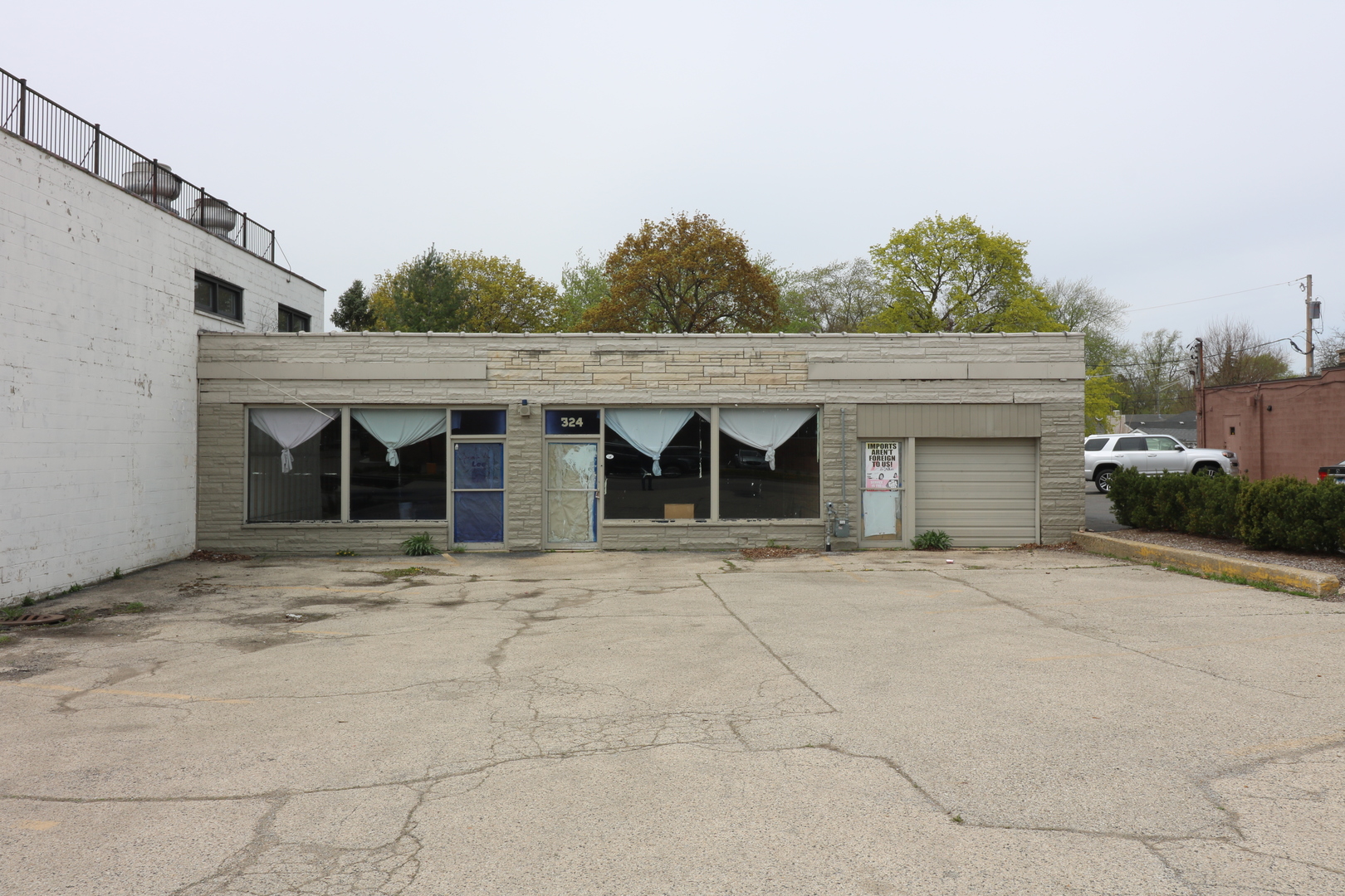 324 N Lake Street — photo