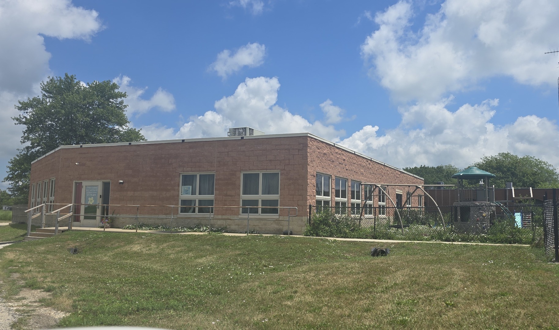 1240 N Market Street — photo