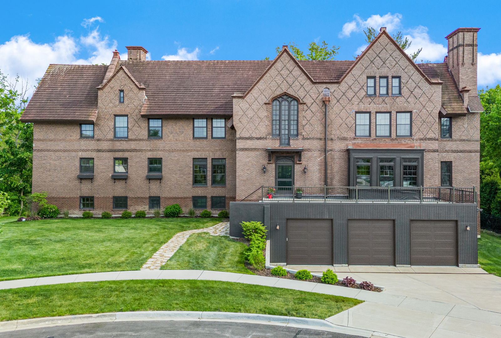 141 Loretto Court — photo