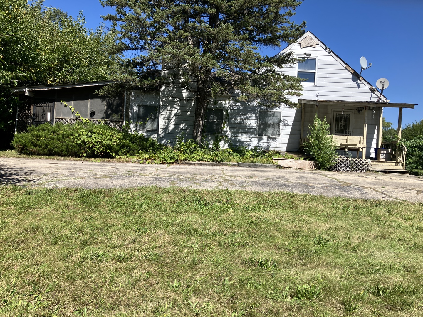 24W459 Lawrence Avenue — photo
