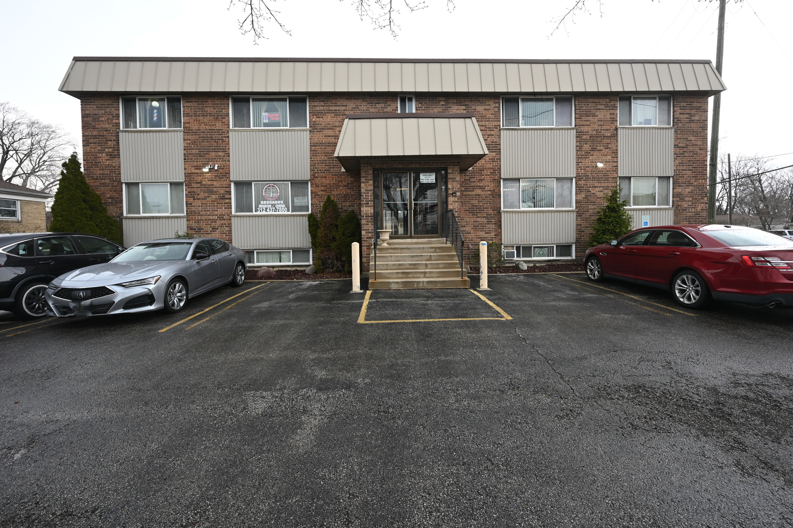 Home in Bensenville, IL 60106 — photo 2