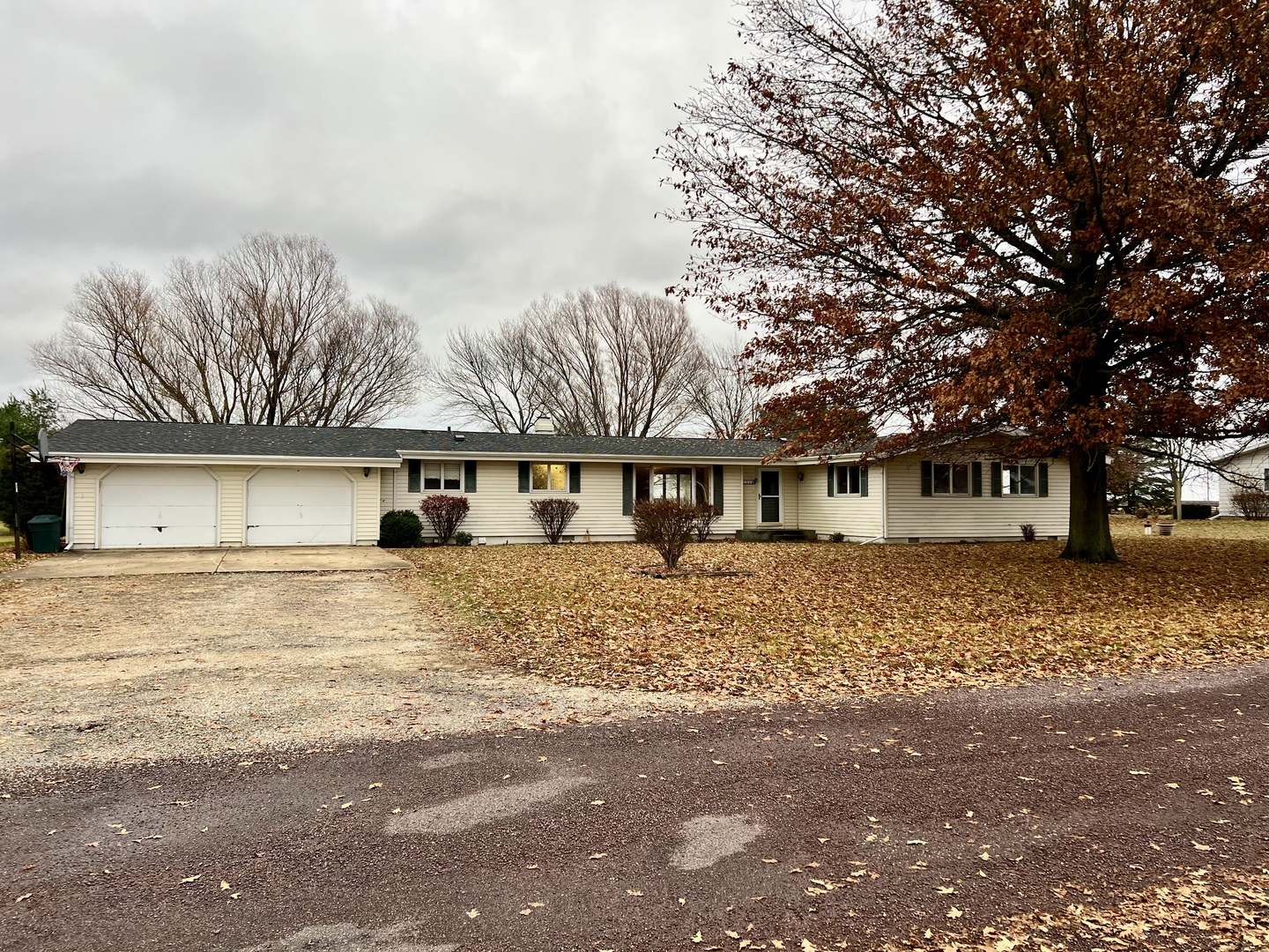 106 Lakeview Drive — photo
