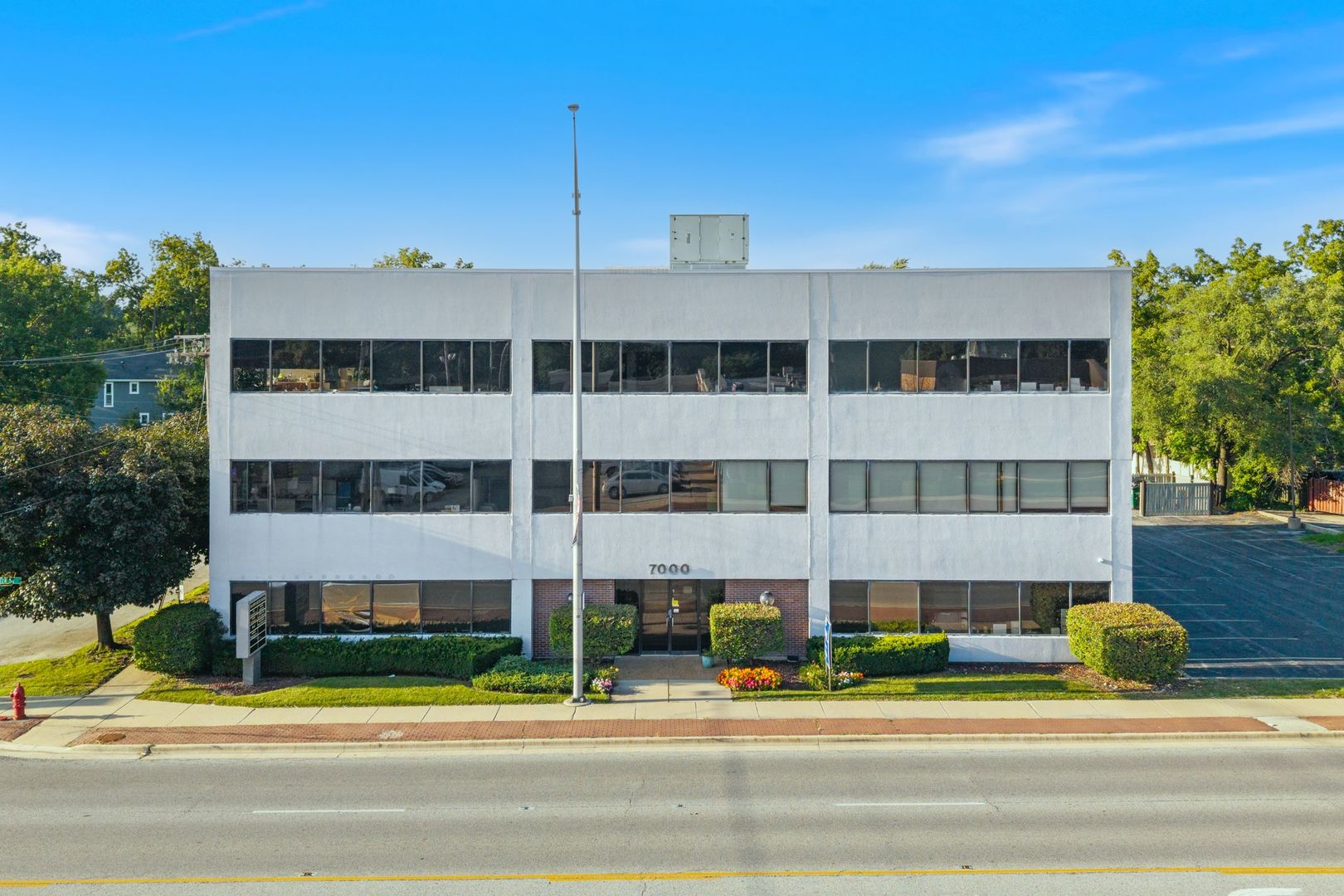 7000 W 111th Street — photo