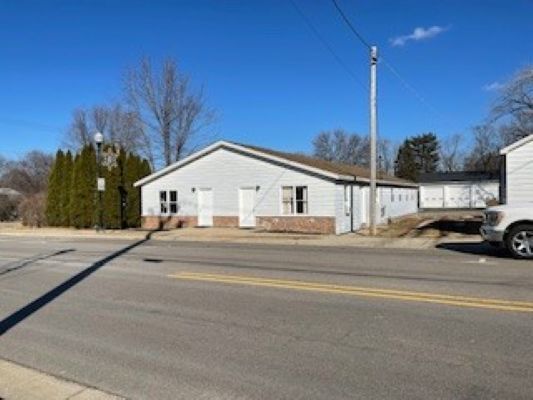 10/12 and 14 Somonauk Road — photo