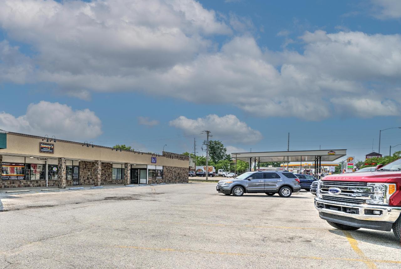 380 N Locust Street — photo