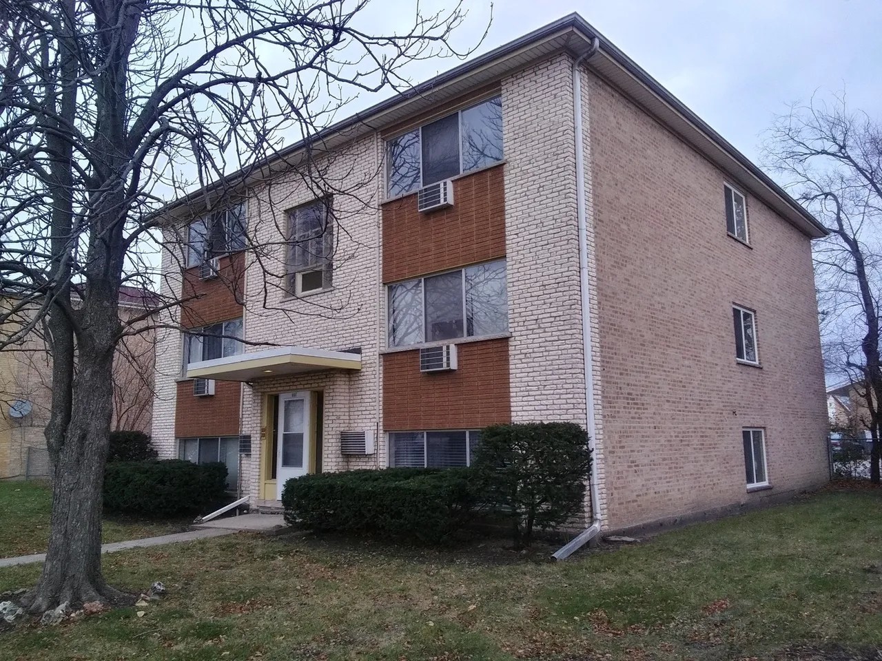 8807 Dee Road — photo