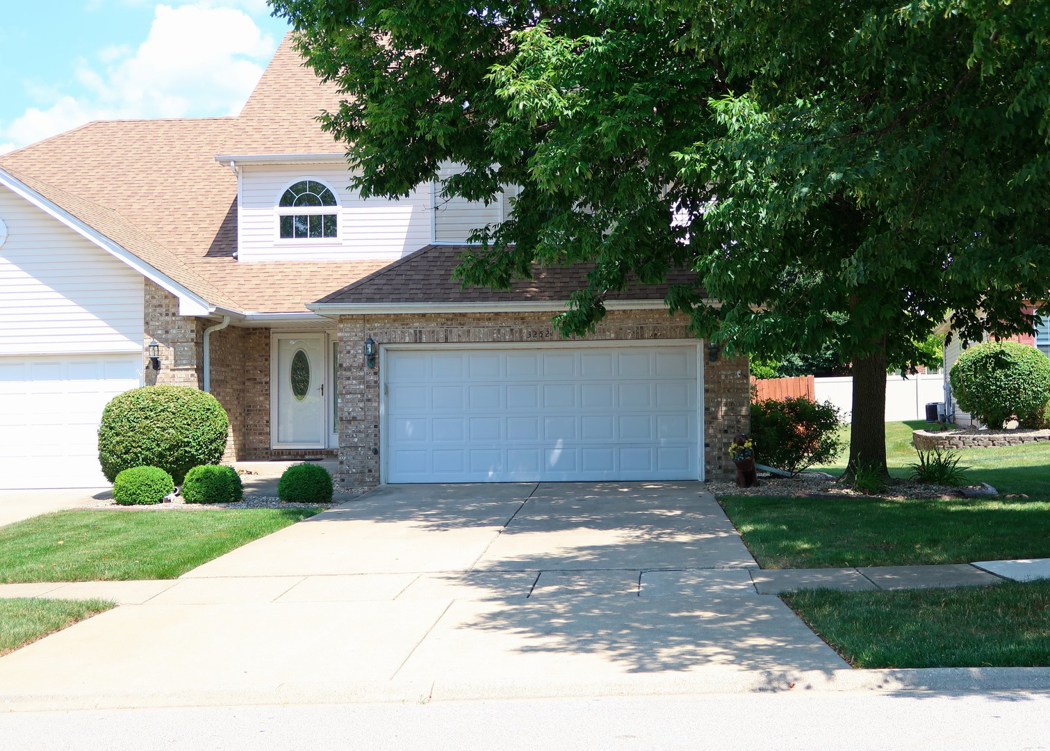 3252 Ridgefield Court — photo