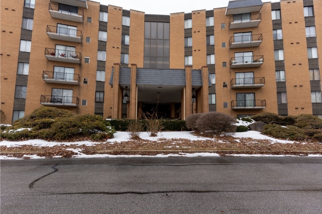 700 N Bruce Lane 616 — photo