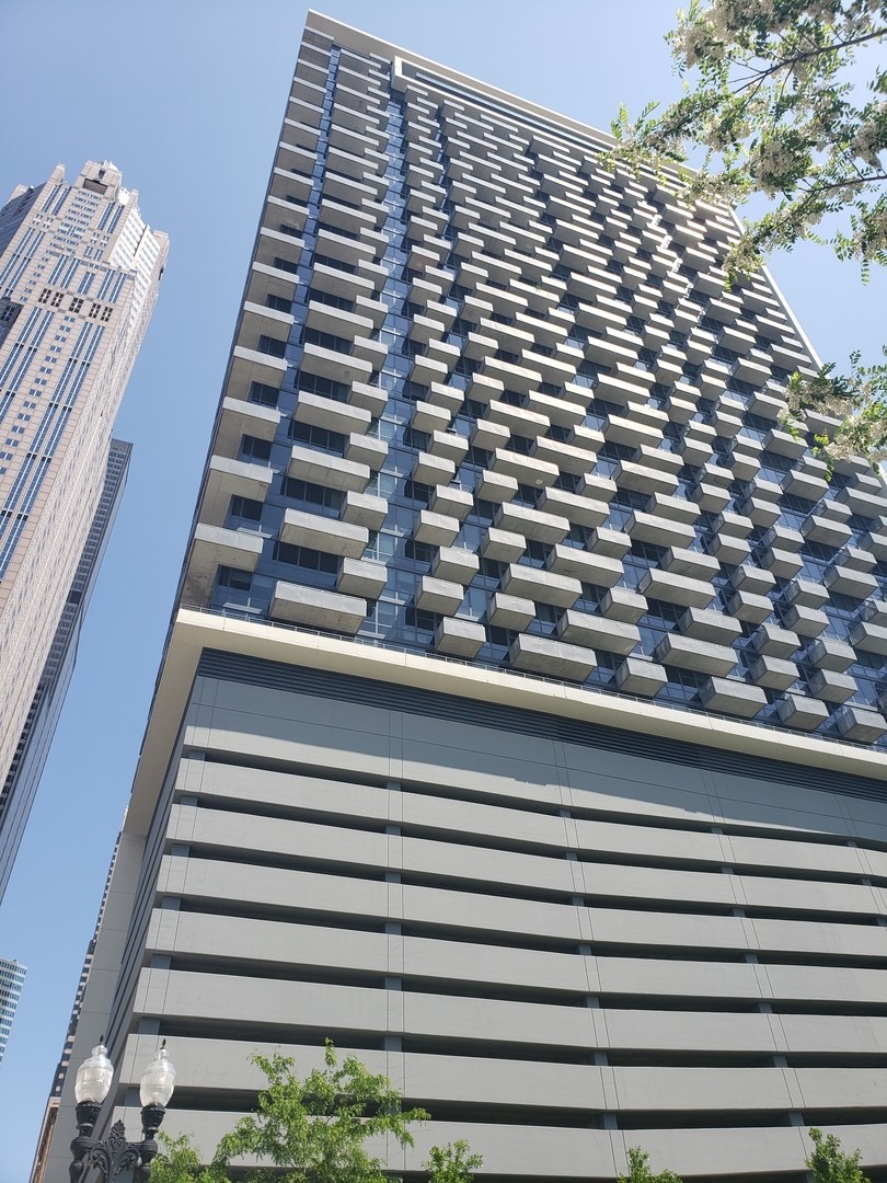 235 W Van Buren Street 4516 — photo