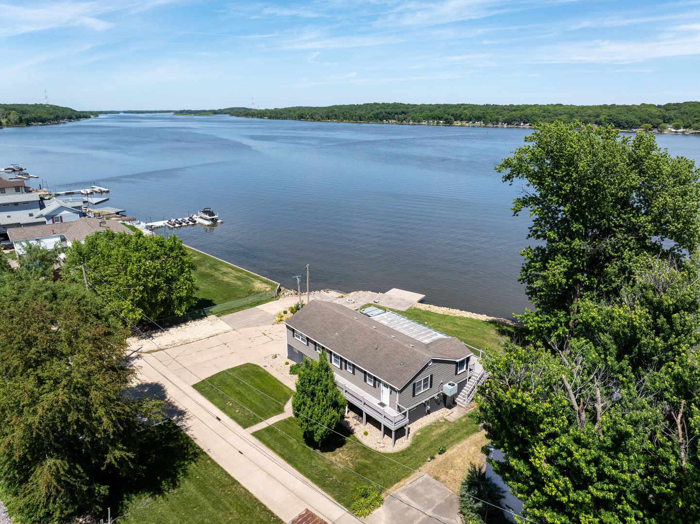 22799 Great River Road — photo