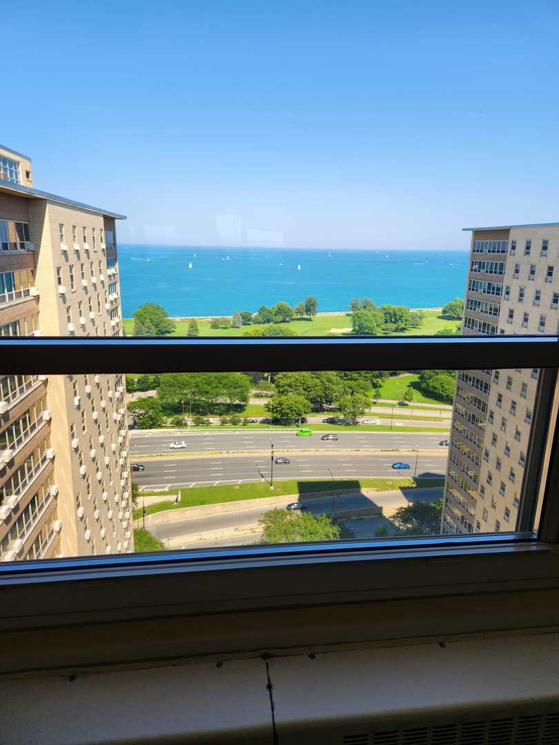 3950 N Lake Shore Drive Unit 2312 — photo