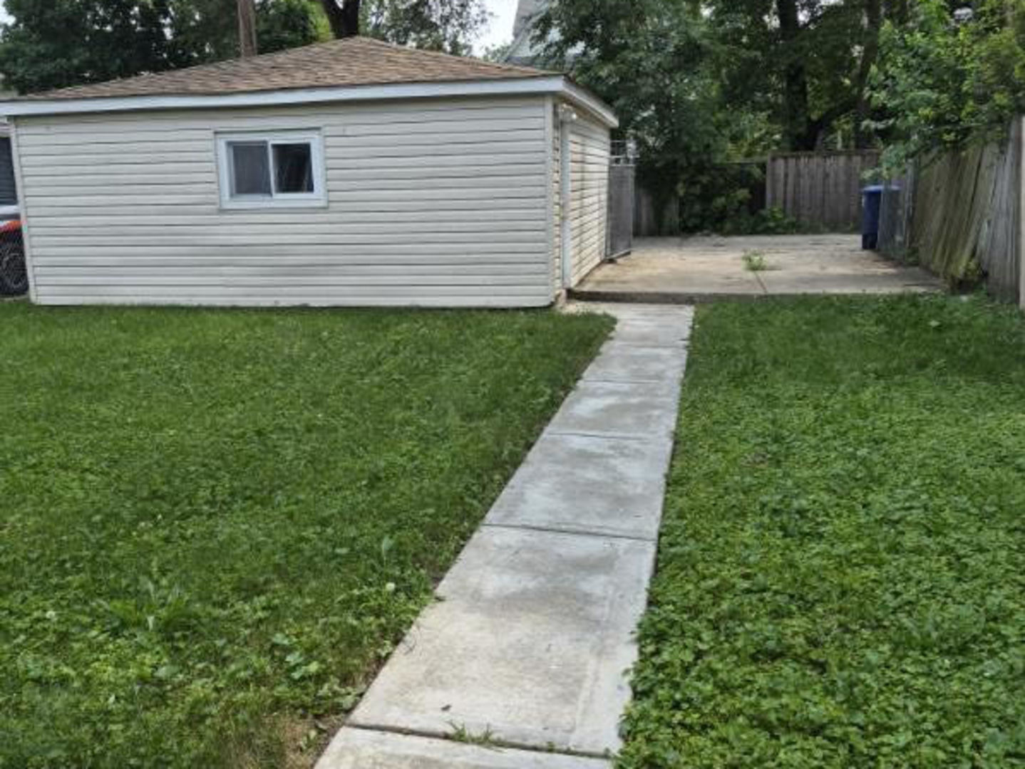 Home in Maywood, IL 60153 — photo 2