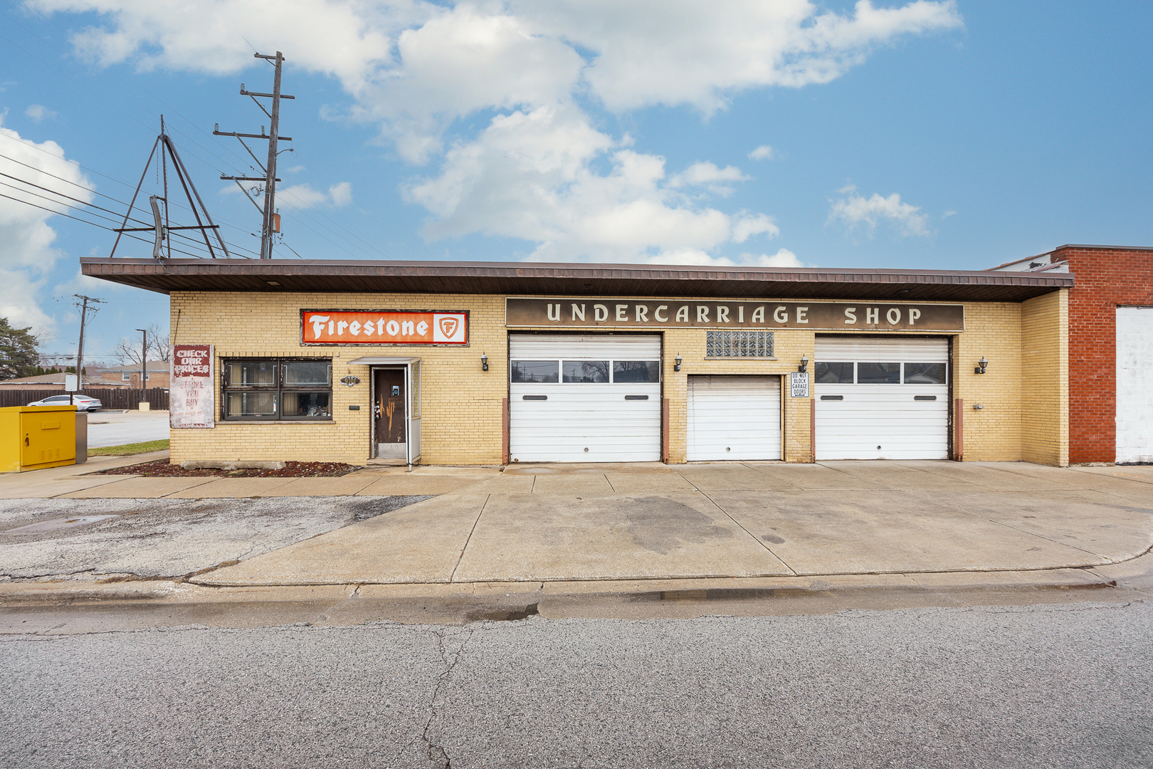 9101 S Kedzie Avenue — photo